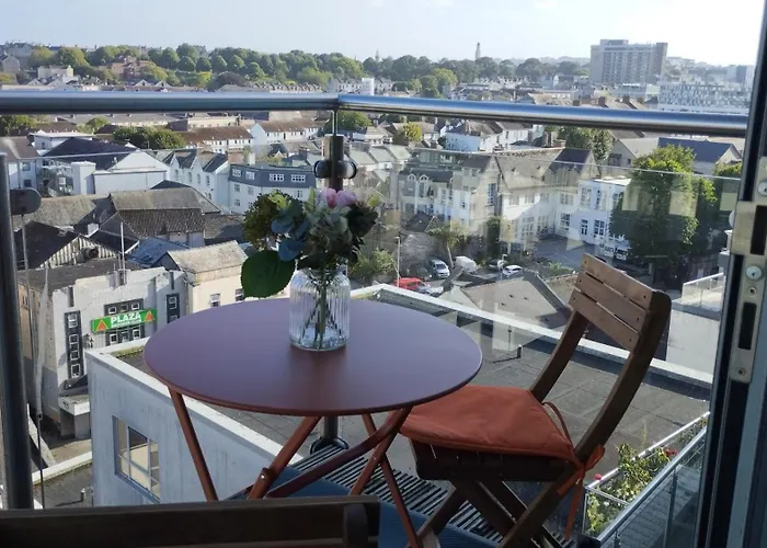The Green Top Flat With Parking Included Amazing Views And Perfect Location