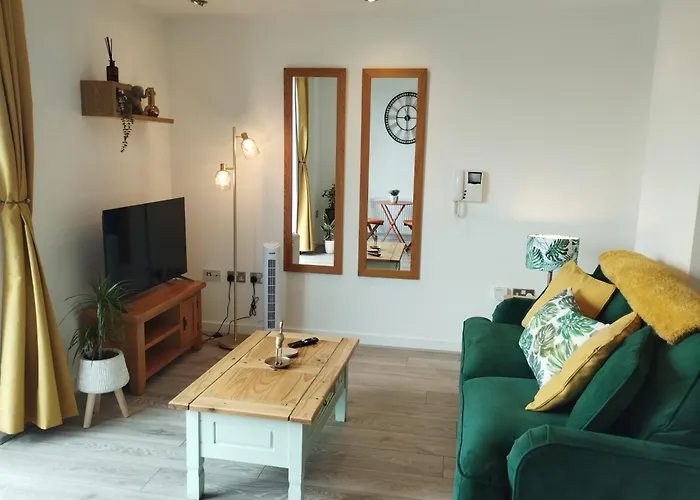 The Green Top Flat With Parking Included Amazing Views And Perfect Location