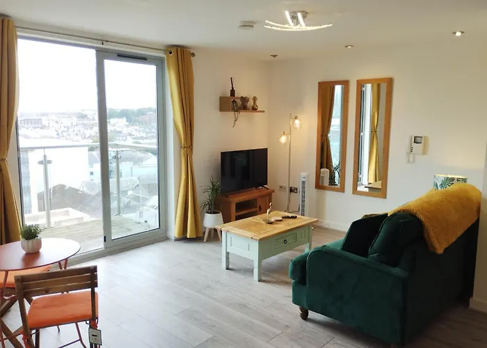 The Green Top Flat With Parking Included Amazing Views And Perfect Location