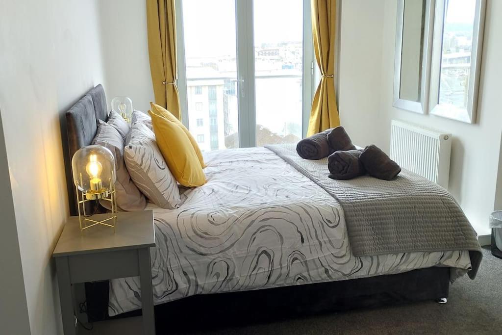 The Flat With Parking Included Amazing Views And Perfect Location * Plymouth